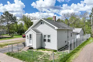 611 Laurel St, Cloquet, MN 55720 - Photo 1