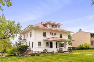 2932 E Superior St, Duluth, MN 55812 - Photo 1