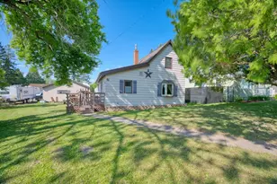 215 E Michigan Ave, Gilbert, MN 55741 - Photo 1