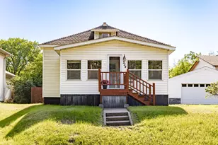 334 Lake Ave, Cloquet, MN 55720 - Photo 1