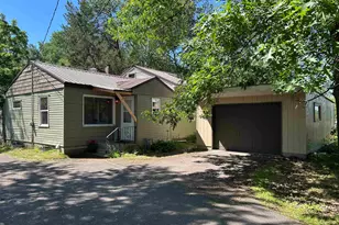 827 Robin Ave, Duluth, MN 55811 - Photo 1