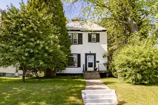 5523 London Rd, Duluth, MN 55804 - Photo 1