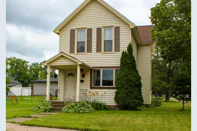 1122 6th St W, Ashland, WI 54806 - Photo 1