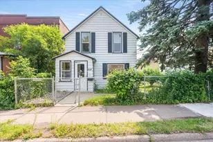818 E 3rd St, Duluth, MN 55805 - Photo 1