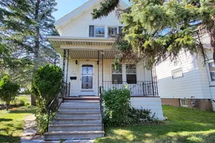 1327 E Ninth St, Duluth, MN 55805 - Photo 1