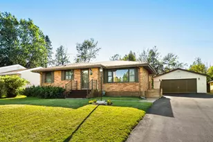 3133 Chambersburg Ave, Duluth, MN 55811 - Photo 1