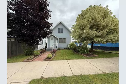 304 S Central Ave, Chisholm, MN 55719 - Photo 1