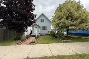 304 S Central Ave, Chisholm, MN 55719 - Photo 1