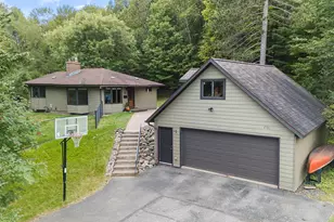 2151 Dunedin Ave, Duluth, MN 55803 - Photo 1