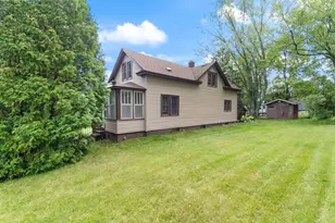 214 W Gary St, Duluth, MN 55808 - Photo 1