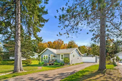 320 E Chisholm St, Duluth, MN 55803 - Photo 1