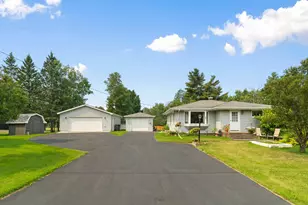 911 N Blackman Ave, Duluth, MN 55811 - Photo 1