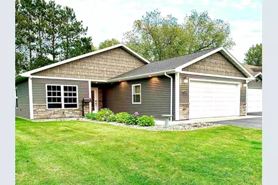 738 Hawthorne St, Cloquet, MN 55720 - Photo 1