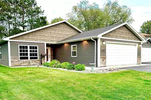 738 Hawthorne St, Cloquet, MN 55720 - Photo 1