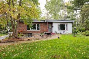 1807 Lakeview Dr, Duluth, MN 55803 - Photo 1