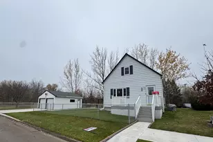 3833 3rd Ave W, Hibbing, MN 55746 - Photo 1