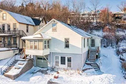 727 W 1st St, Duluth, MN 55806 - Photo 1