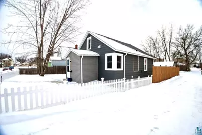 114 E 17th St, Hibbing, MN 55746 - Photo 1