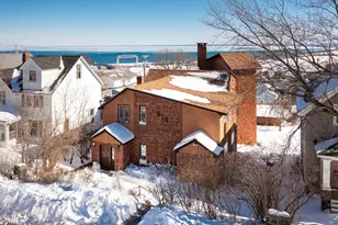 814 W 5th St, Duluth, MN 55806 - Photo 1