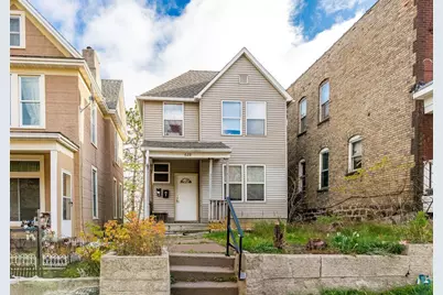 628 W 3rd St, Duluth, MN 55806 - Photo 1