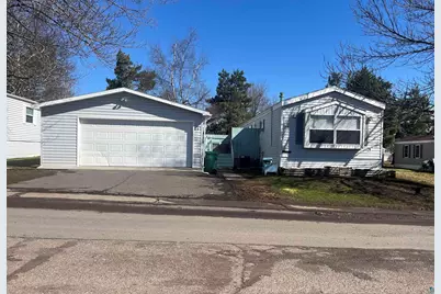 21 Kalmia Dr, Duluth, MN 55810 - Photo 1