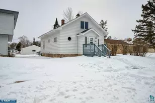 411 NW 9th St, Chisholm, MN 55719 - Photo 1