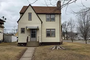 3001 W 3rd Ave, Hibbing, MN 55746 - Photo 1