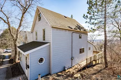 305 N 18 1/2 Ave W, Duluth, MN 55806 - Photo 1