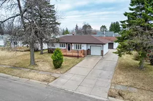 308 Hampshire Dr, Hoyt Lakes, MN 55750 - Photo 1
