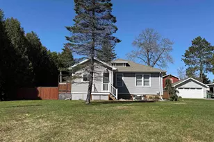 4777 1st Ave, Hibbing, MN 55746 - Photo 1