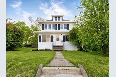 915 W 3rd St, Duluth, MN 55806 - Photo 1