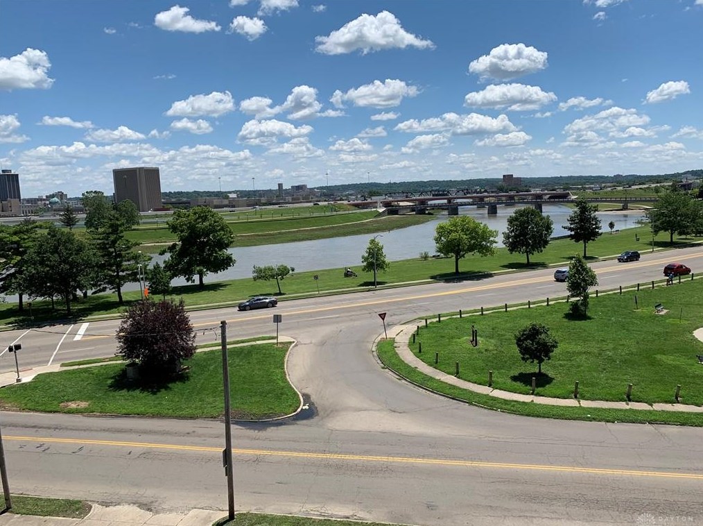 848 Riverview Ter, Dayton, OH 45402-6409