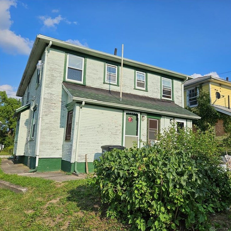 19 Alder St, Dayton, OH 45417-1764