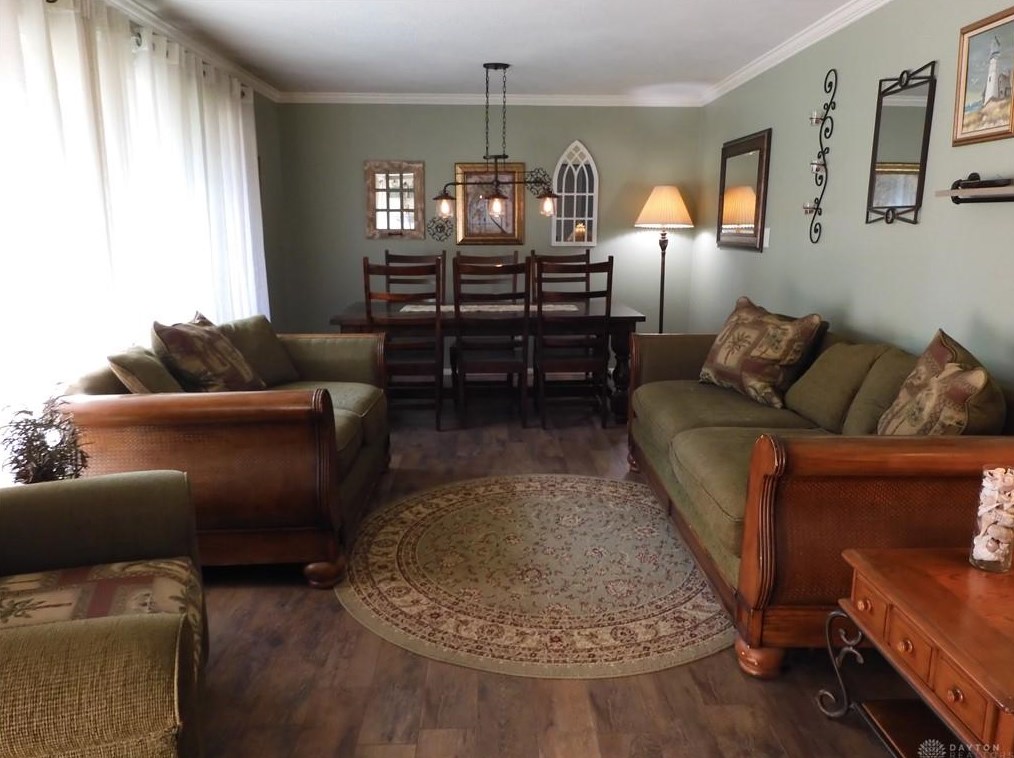 6455 Oakhurst Pl, Dayton, OH 45414-2828