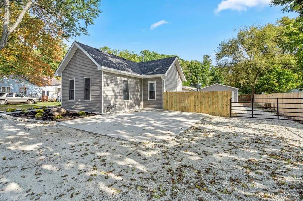5 Hill St, Spring Valley, OH 45370-7768
