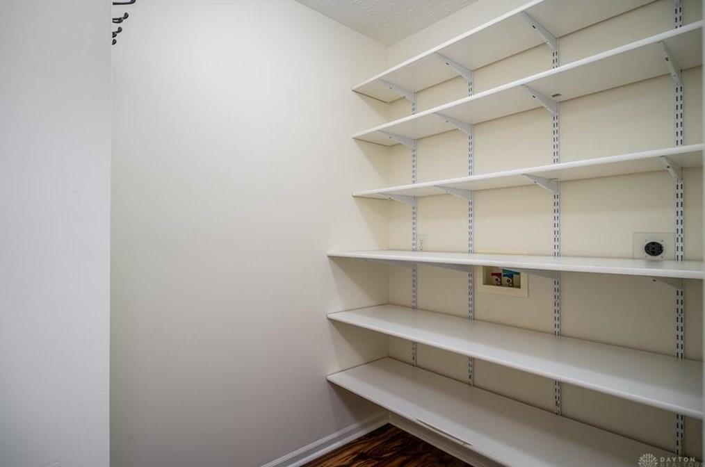 7141 Brookmeadow Dr, Dayton OH 45459-5181 exterior