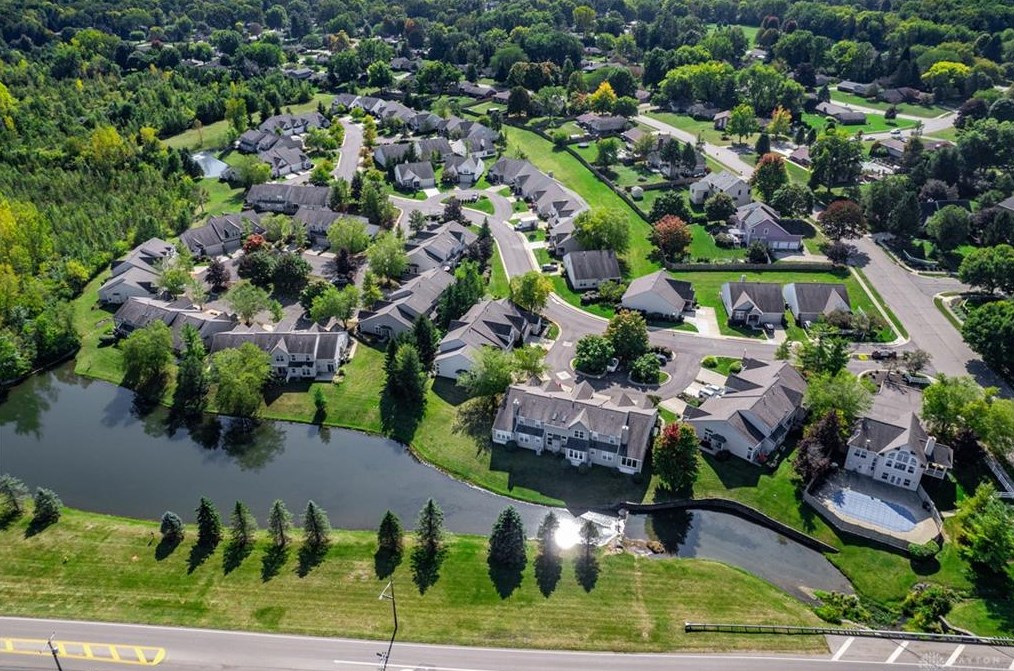 7141 Brookmeadow Dr, Dayton OH 45459-5181 exterior