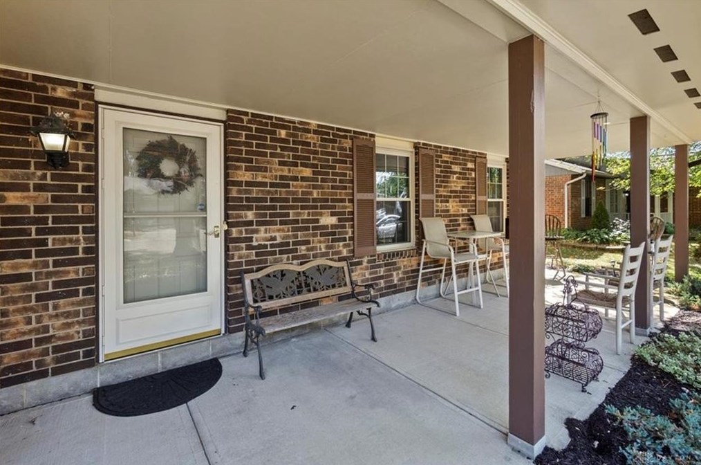 8930 Willowgate Ln, Dayton, OH 45424-6415