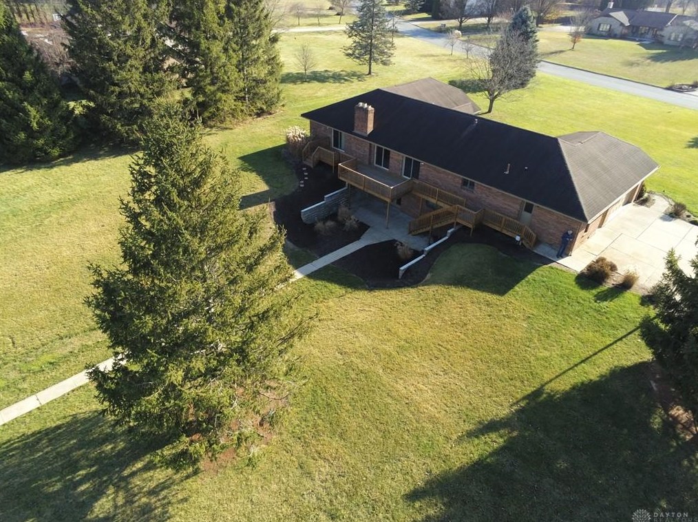 2662 Quail Ridge Dr, New Carlisle, OH 45344-9143