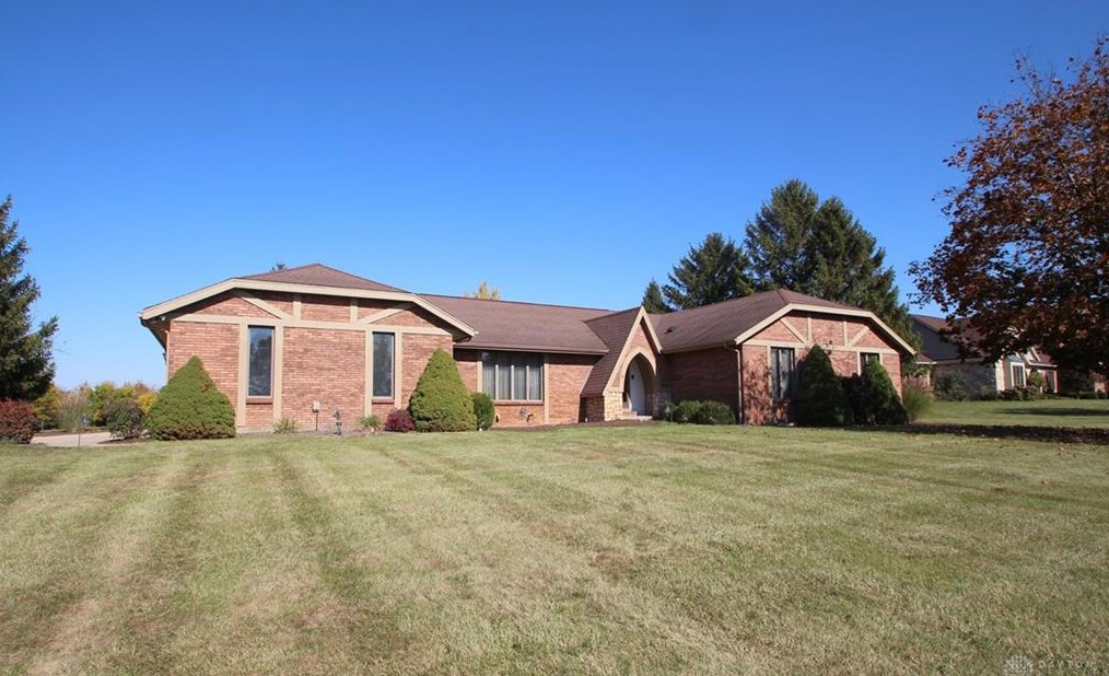 2662 Quail Ridge Dr, New Carlisle OH  45344-9143 exterior