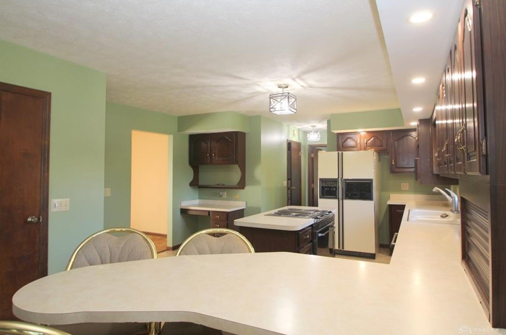 2662 Quail Ridge Dr, New Carlisle OH  45344-9143 exterior