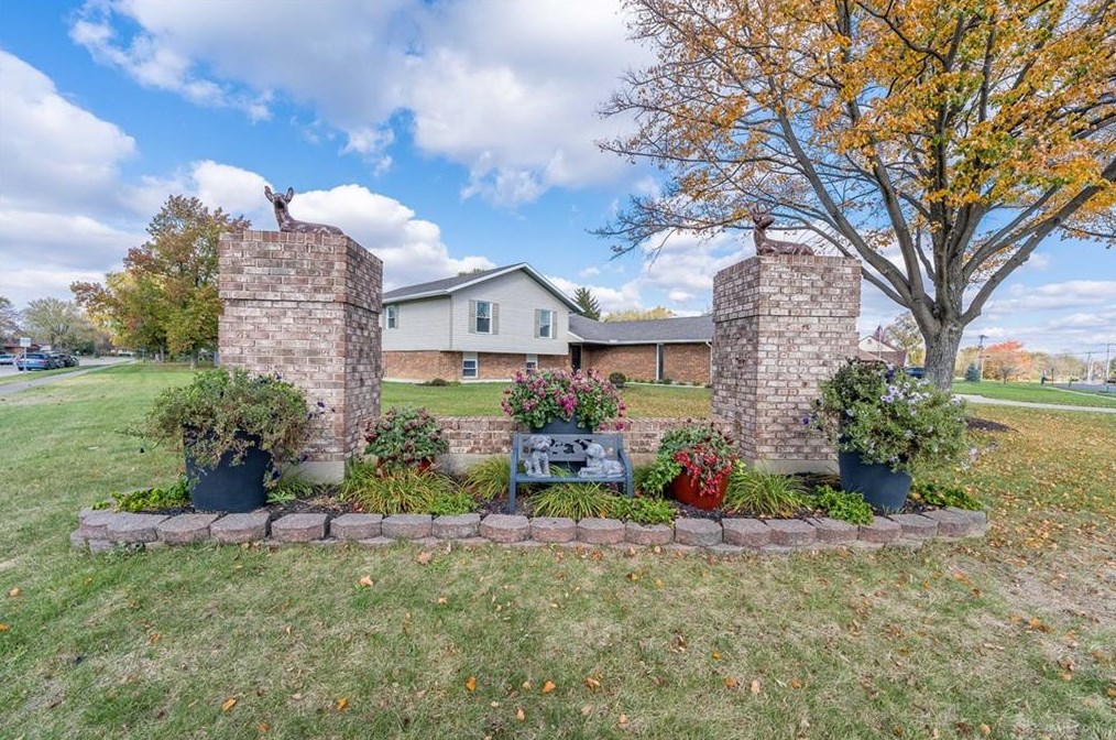 3351 Little York Rd, Dayton OH  45414-1701 exterior