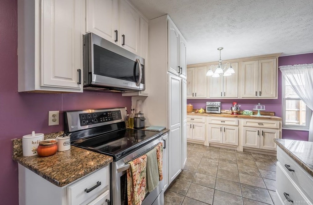 3351 Little York Rd, Dayton OH  45414-1701 exterior