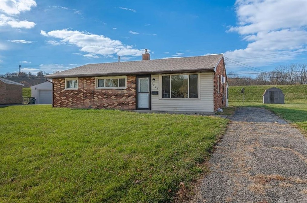 1221 Old Main St W, Miamisburg, OH 45342