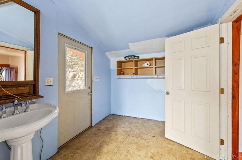 2485 Warsaw Ave, Cincinnati OH  45204-1584 exterior