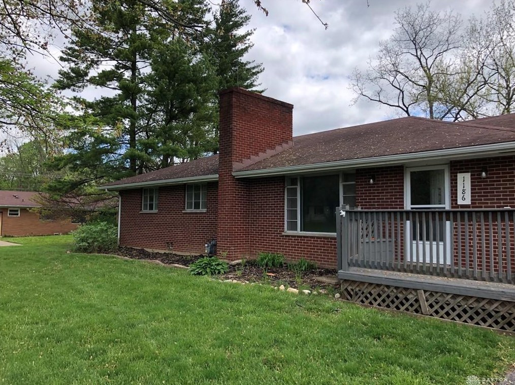 1186 Fergus Dr, Dayton, OH 45430