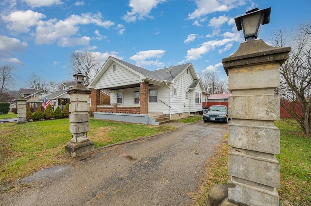 2019 Neva Dr, Dayton, OH 45414-5526