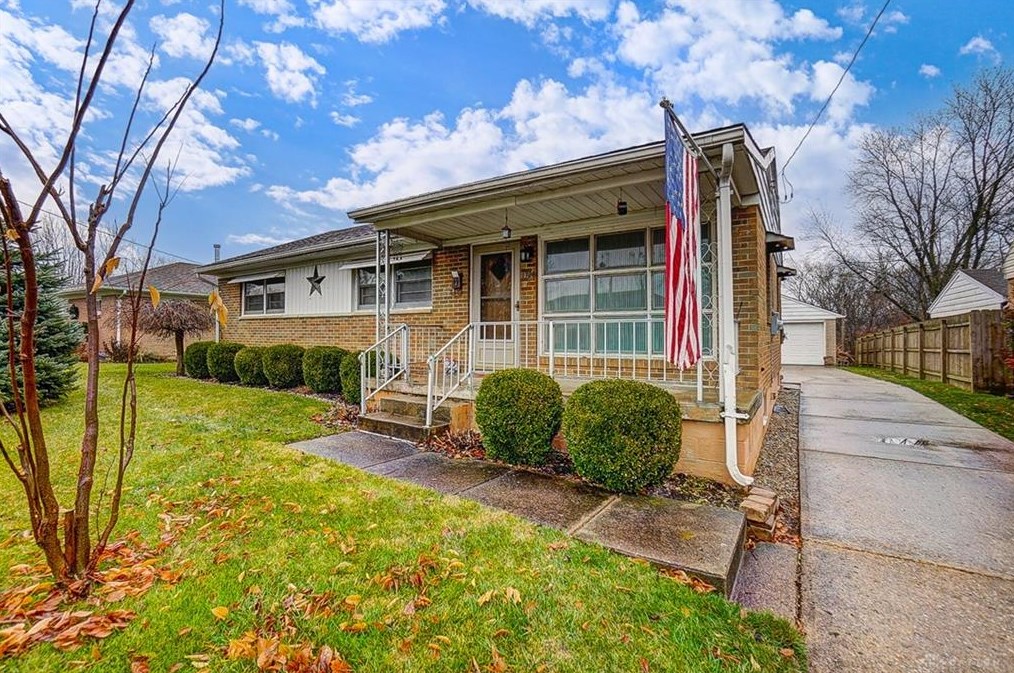 1728 Trinity Dr, Springfield, OH 45503-2637