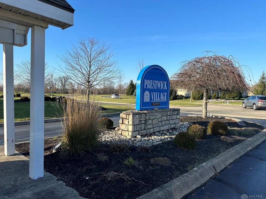 2664 Prestwick Village Cir, Springfield, OH 45503