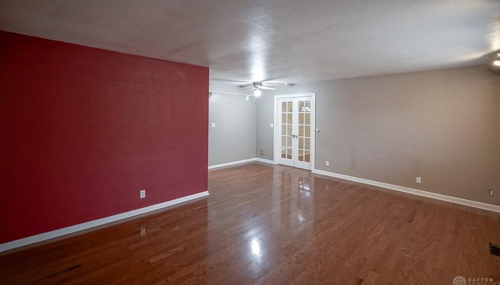 2267 Candlewood Dr, Dayton, OH 45419-2824